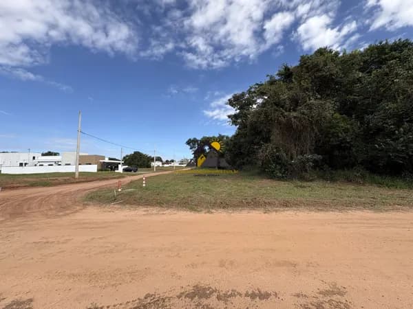 Terreno de Plano com 432 m² no Ninho Verde II Eco Residence – Próximo ao Centro Comercial