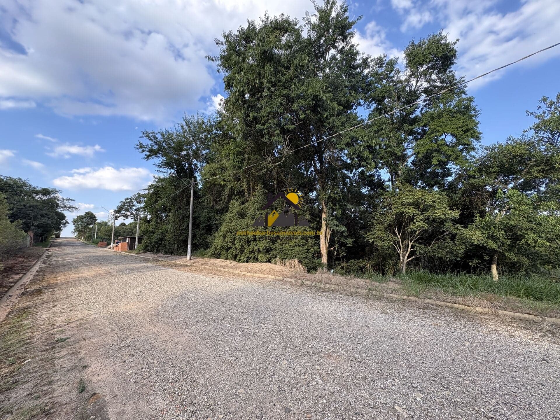 Terreno com vista permanente e ampla área verde no Sete Nascentes – Bofete/SP