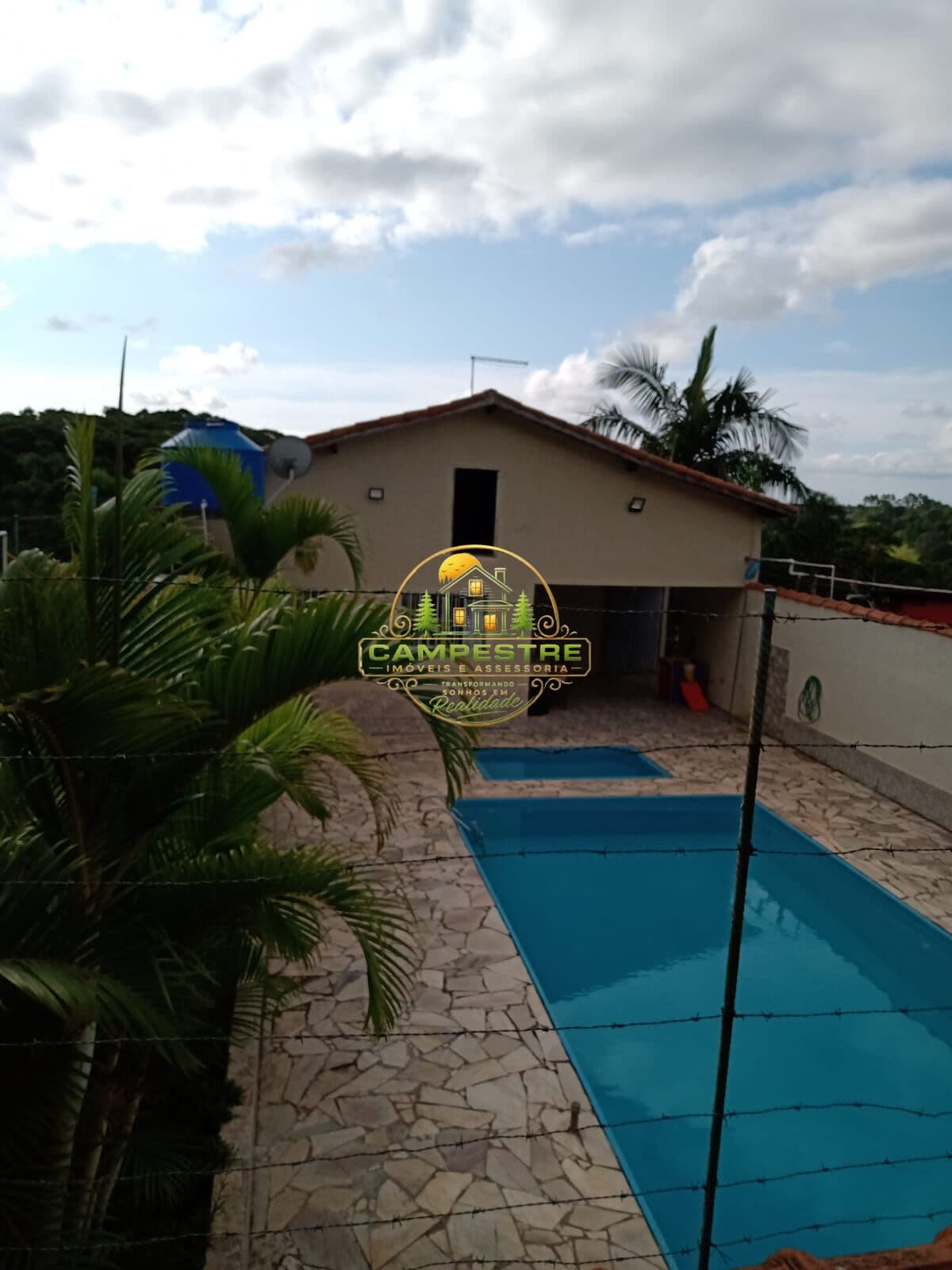 Chácara de 11.800m² com 2 casas e campo de futebol