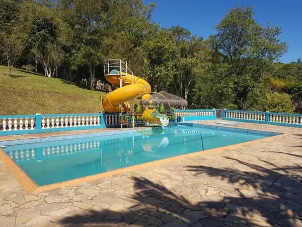 Chácara a venda em loteamento fechado com 3 lagos na cidade de Ibiuna SP