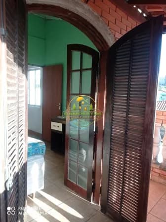 2 Casas no mesmo terreno no centro de Ibiuna SP
