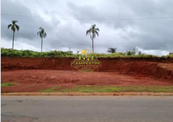 Terreno plano e limpo proximo ao centro da cidade de Ibiúna SP