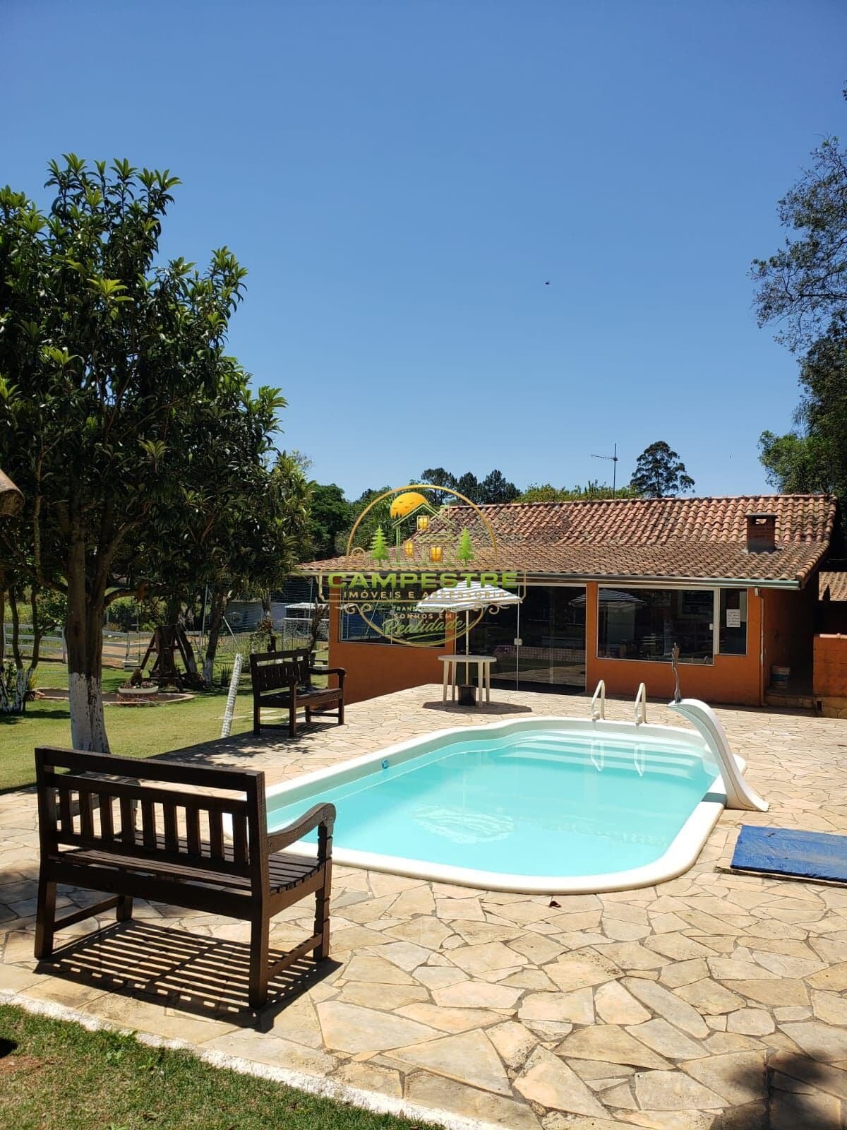 Chácara com 2 casas 3 lagos e baias para cavalo Ibiúna Sp