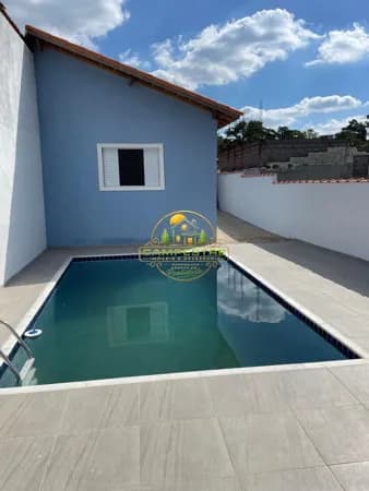 Linda e aconchegante casa de campo com lago na cidade de Ibiúna SP