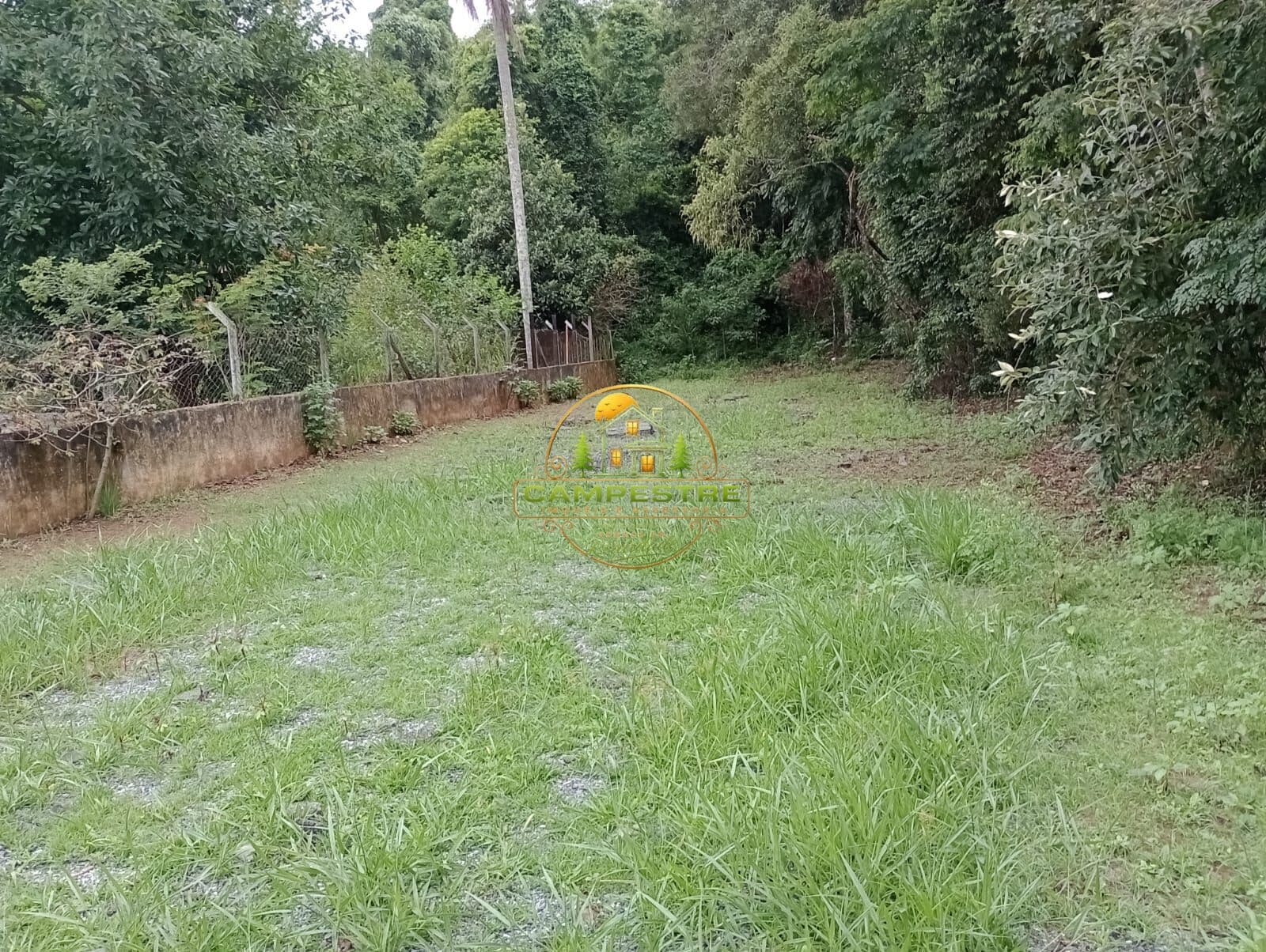 Terreno de 1.230m² com escritura