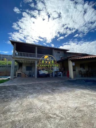 Chácara em condomínio fechado