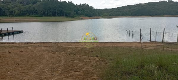 Terreno Pé na Água a apenas 150 metros do asfalto