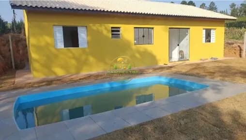 Casa de campo a venda recém construida com piscina próximo ao centro de Ibiúna SP