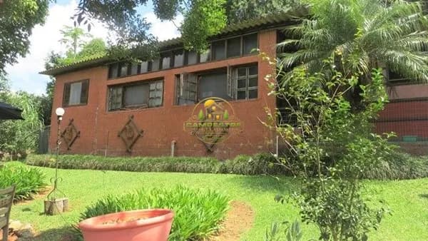 Chácara estilo rustico com 2 casas e acesso a represa de Ibiúna SP