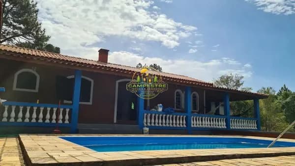 Chácara com 2 casas porteira fechada próximo a represa