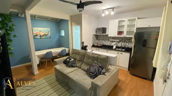 Apartamento nos Ingleses, aproximadamente 800 metros da praia.