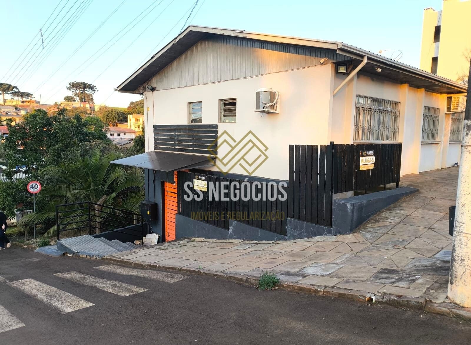 Sala/Conjunto em São José do Ouro - Centro