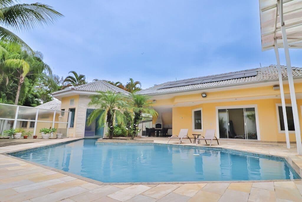 Casa com 5 suítes na Barra