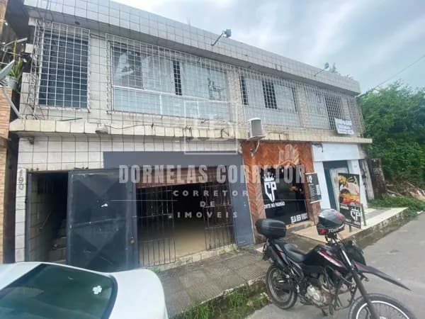 Ponto Comercial em Ouro Preto | 3 Lojas, 3 Salões, Grande Térreno na parte de trás.