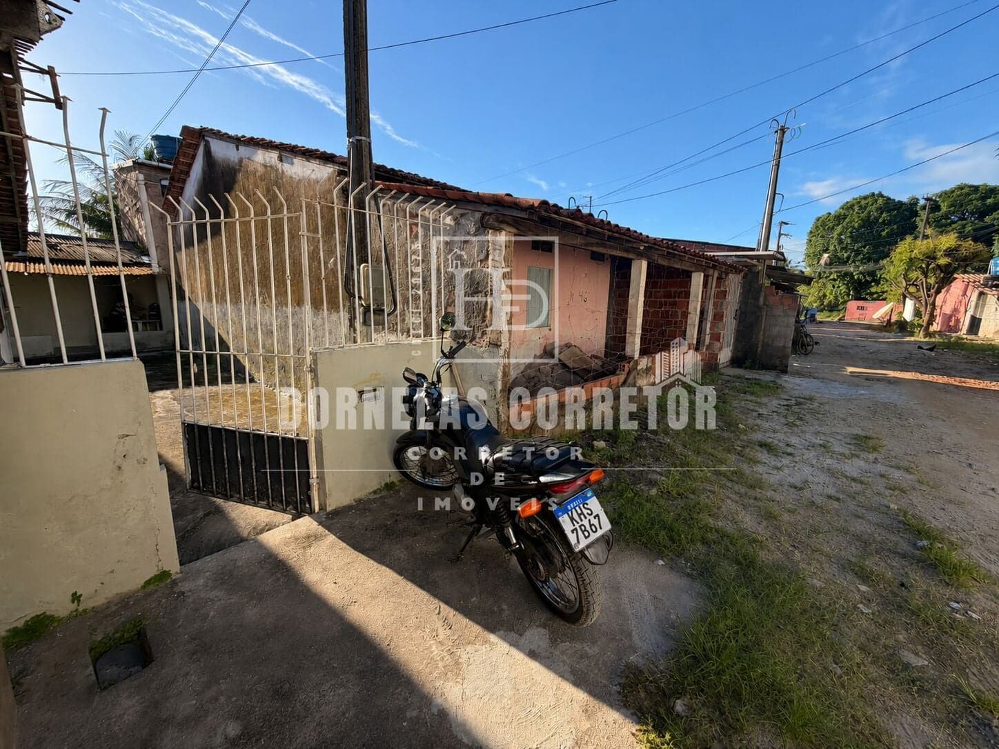 Casa no Pilar | 2 Quartos, Quintal, Próximo a Praia.