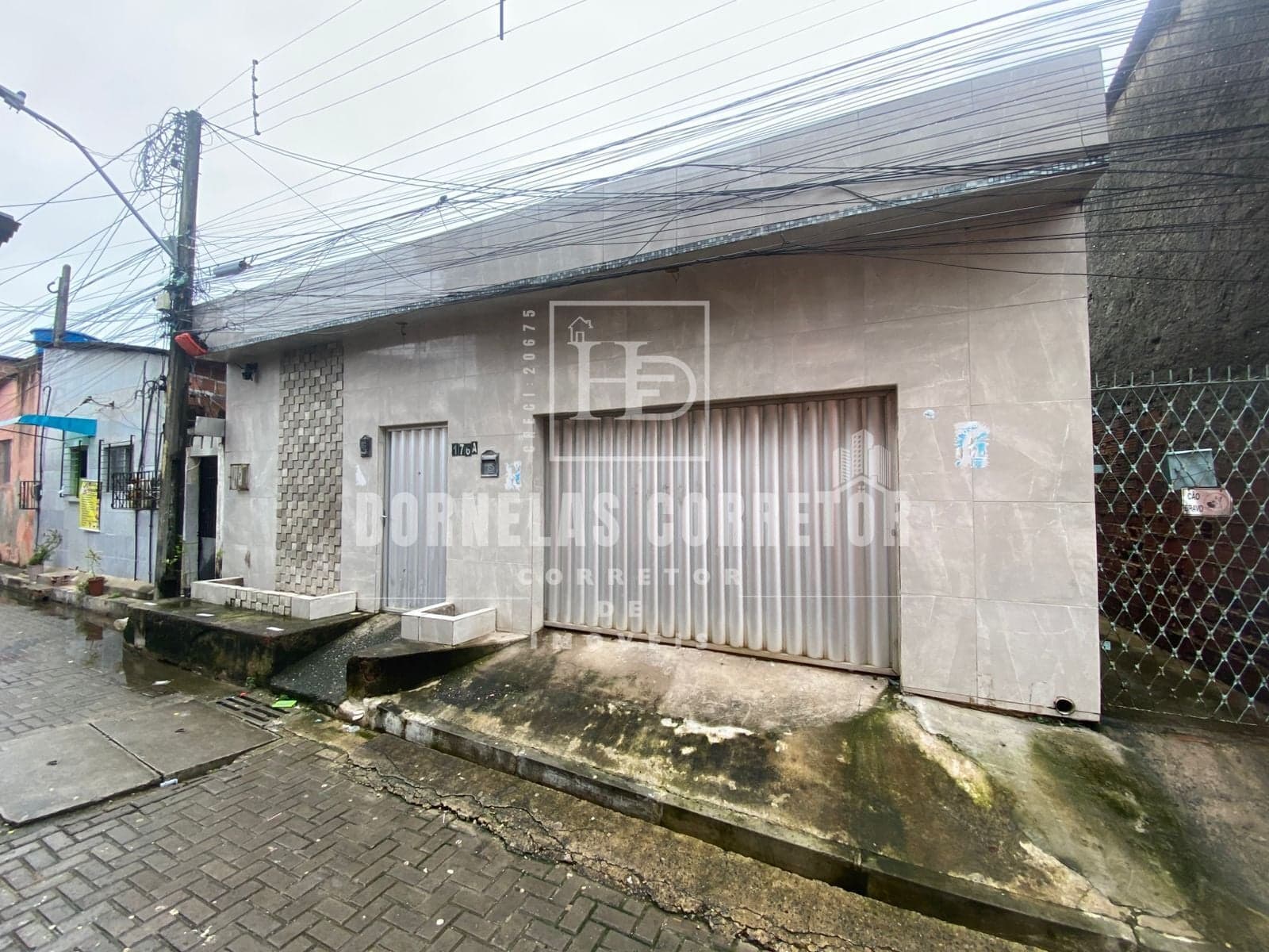 Casa em Afogados | 3 Quartos, Churrasqueira, Garagem Coberta, Canil.