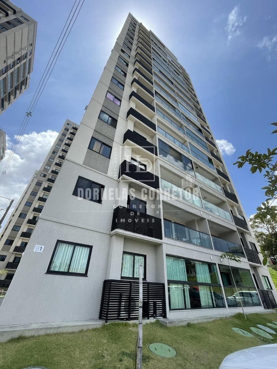 Apartamento em Paulista | Condomínio Fechado, 3 Quartos, 1 Suíte, 2 Elevadores, Piscina, Salão de Festas e muito mais.