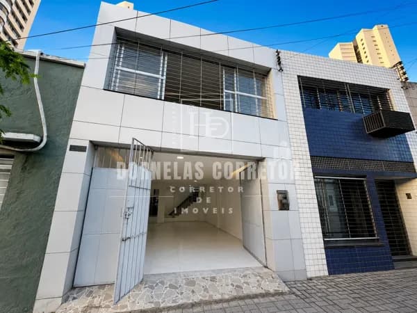 Ponto Comercial em Parnamirim | 2 Pavimentos, 6 Salas, 5 Banheiros.