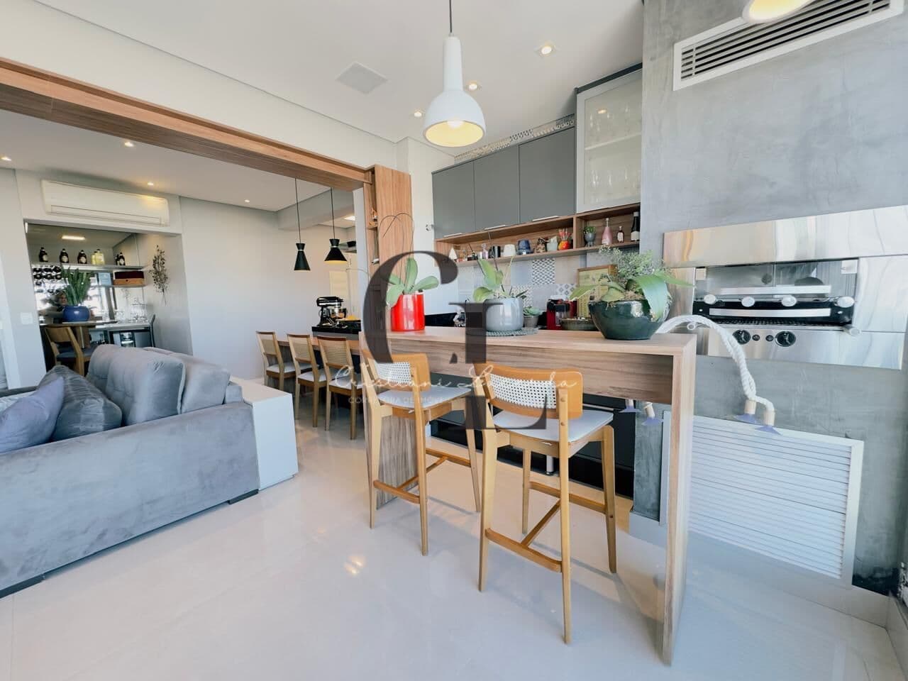 Apartamento à venda com 3 dormitórios e 2 vagas no Jardim Paraíso