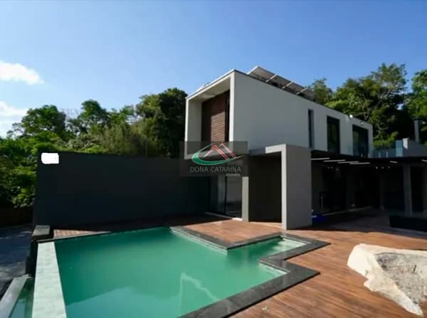 Á Venda, Casa de Alto Padrão Contemporânea — Condomínio Fechado (Atibaia/SP)