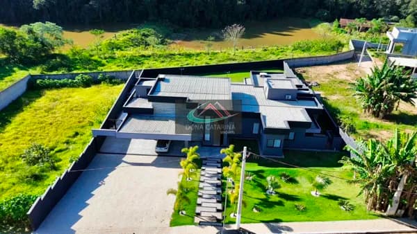 Casa de Campo Moderna com Terreno de 2.000m² à Venda! Condomínio Fechado - Itu SP!