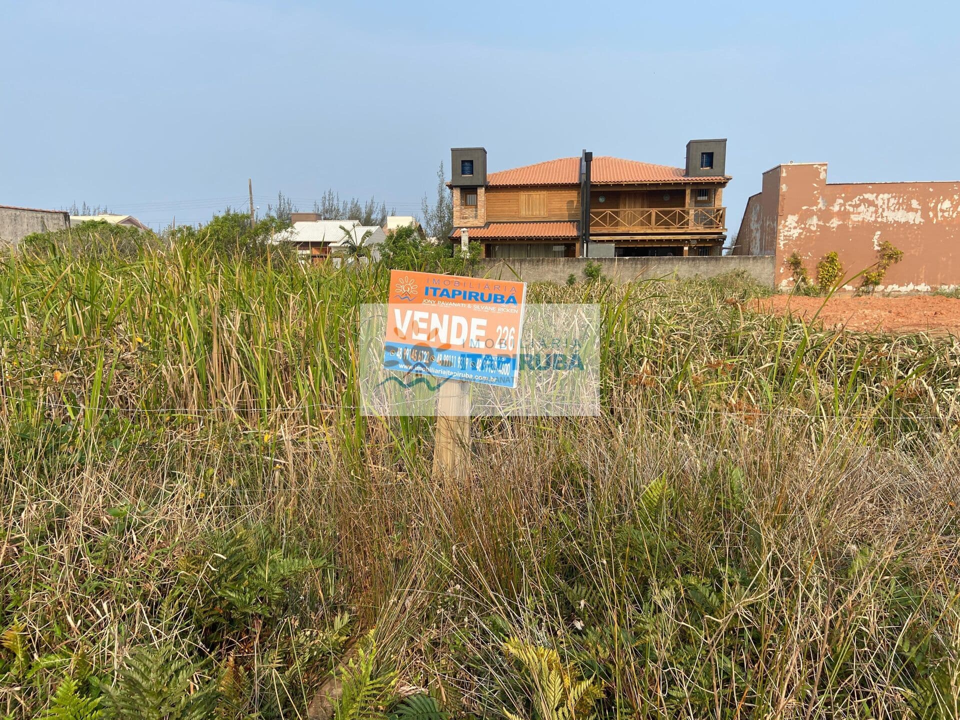 Lote/Terreno em Laguna - Itapiruba