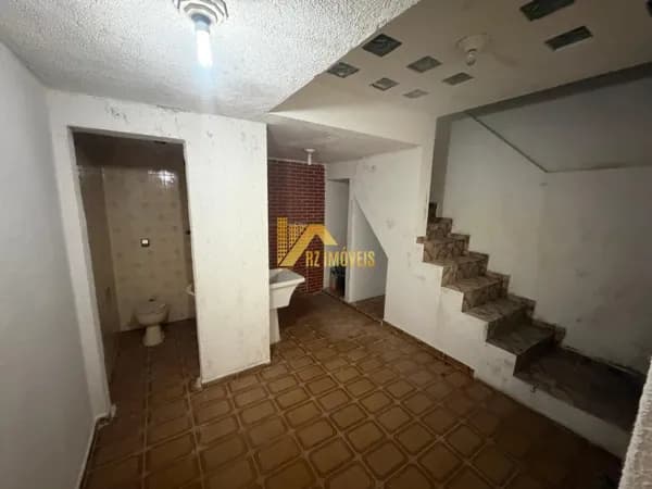Casa Sobrado próxima ao Shopping