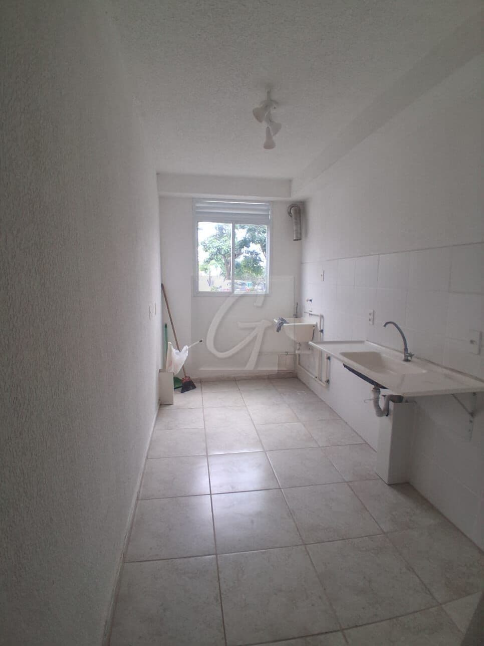 Apartamento com 2 quartos em Vilar Novo, recém reformado.