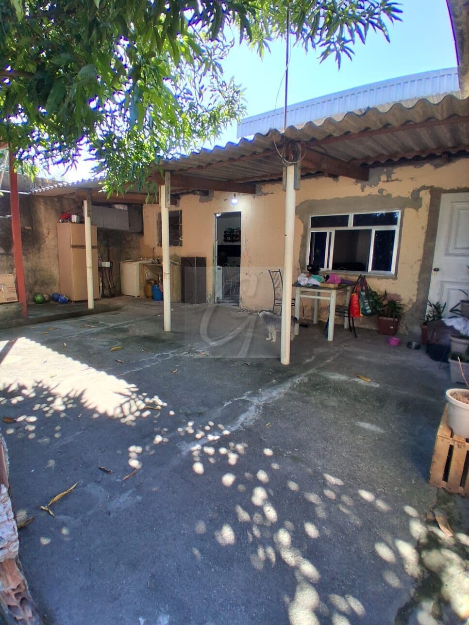Casa Térrea em Santa Maria com quintal amplo, medindo 11 m de frente por 30 m de fundos