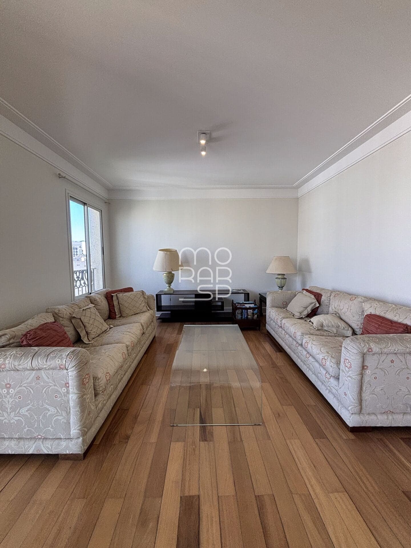 Apartamento localização excelente, prédio oponente com piscina