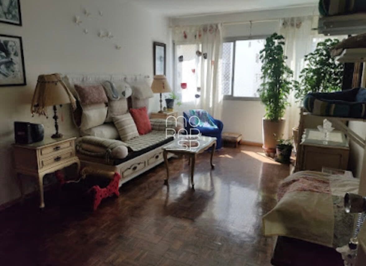 Apartamento para reforma. Ótima localização na parte plana do Jardim Paulista