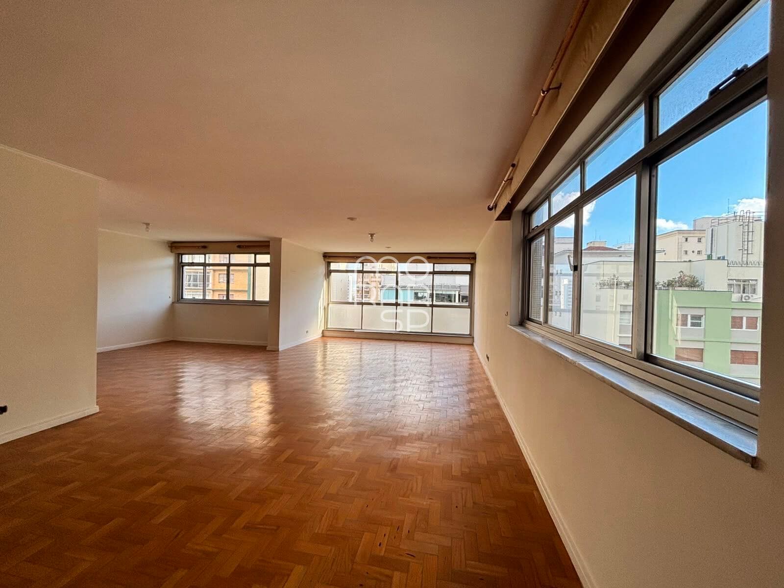 Apartamento para reforma total para deixar do seu jeito. Excelente oportunidade
