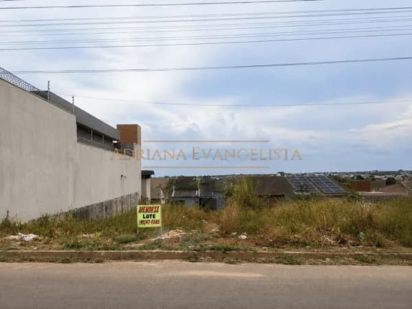 Lote à venda no Parque das Flores