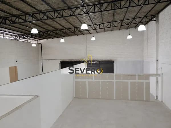 Galpão Logístico 325m² – Rio do Ouro – São Gonçalo.