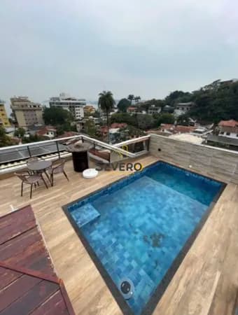 Casa de Condomínio em Niterói - Charitas