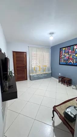 Sobrado com 3 Dormitórios à Venda em Sumaré!
