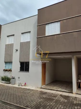 Sobrado à Venda no Condomínio Residencial Imperial Village/ Sumaré.