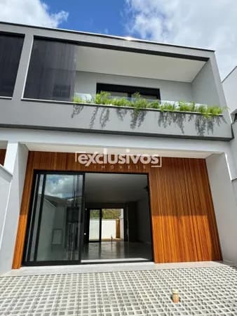 Maravilhoso sobrado novo com 3 suítes à venda no Residencial Santos Dumont em Joinville-SC, de R$ 1.100.000,00 por R$ 980.000,00