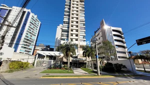 Apartamento com 1 suíte e 2 quartos á venda no bairro Anita Garibaldi, em Joinville-SC, por R$ 1.490.000,00.