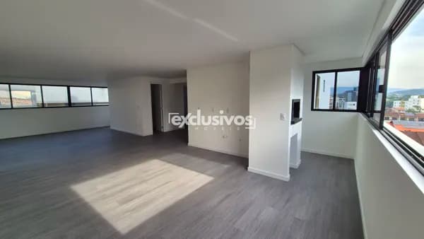 Cobertura plana nova com 4 suítes e 2 vagas à venda no Bairro Santo Antônio, Joinville/SC