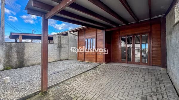 Casa com 2 quartos para alugar no bairro Vila Nova Joinville - SC por R$ 1.800,00