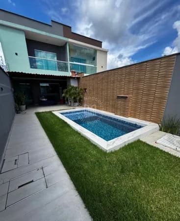 Casa com piscina