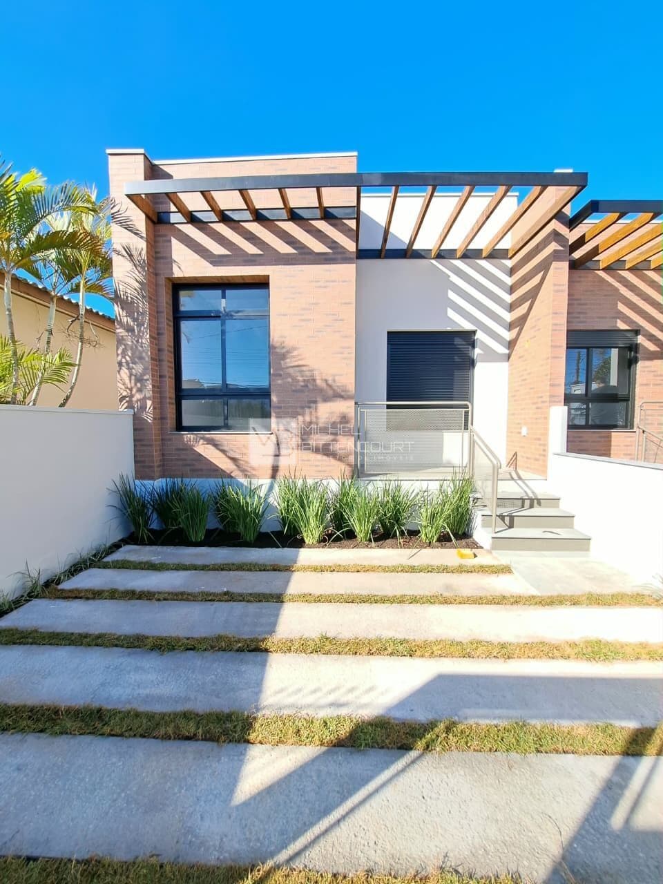 Casa térrea, em Canoas