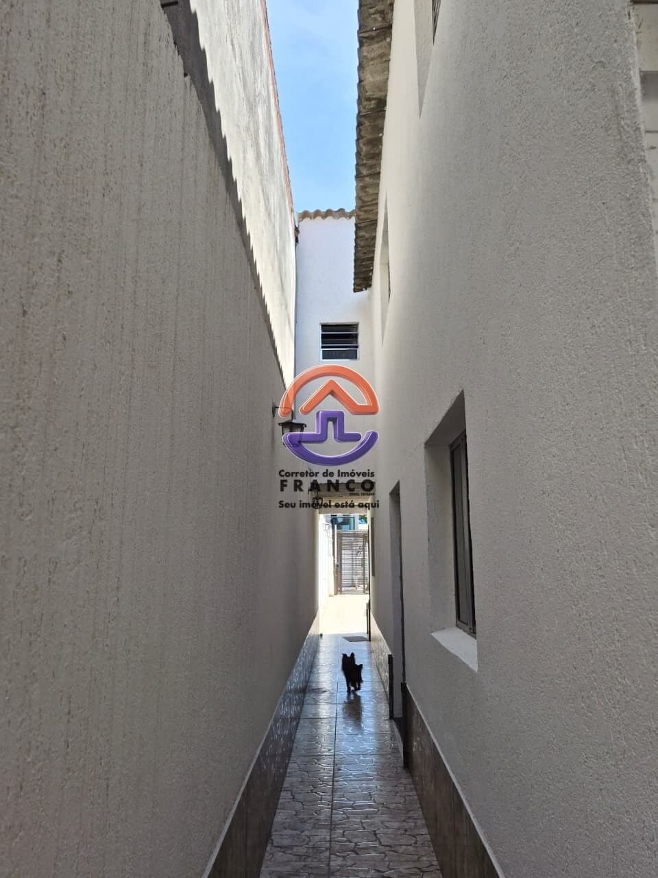 Sobrado em Suzano 3 dormitórios , 4 vagas de garagem , aceita financiamento