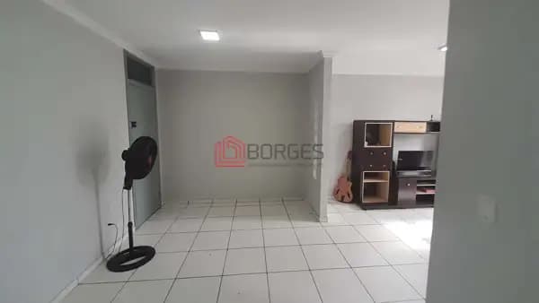 Aluga-se apartamento no Edifício Sunset Boulevard