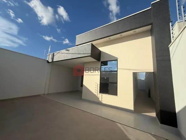 Casa no Santa Inês com 03 quartos sendo uma suíte com closet