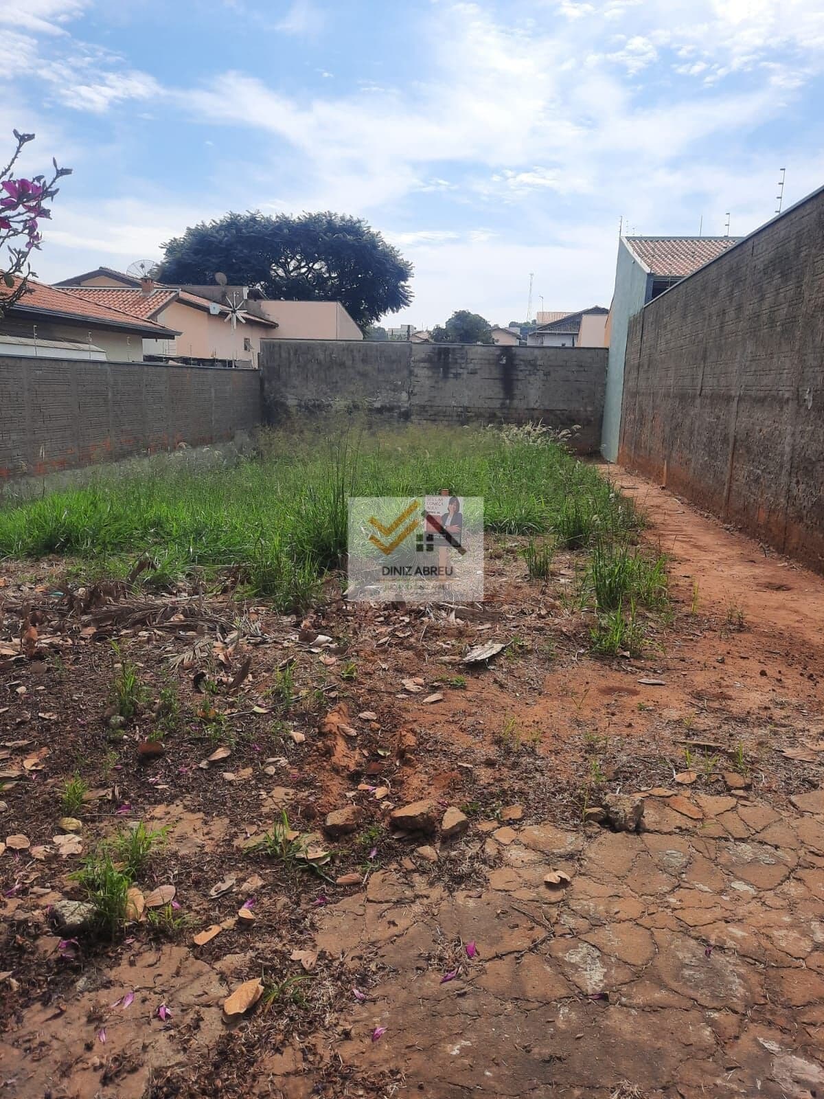 TERRENO À VENDA NO PORTAL DOS PILARES EM CERQUILHO/SP – 300m²