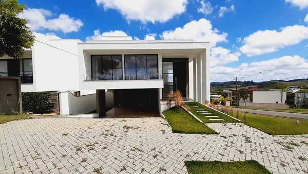 Belíssima casa no Alphaville, 4 suítes, 4 vagas, piscina - Juiz de Fora MG