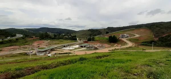 Terreno à venda no bairro São Pedro em Juiz de Fora/MG