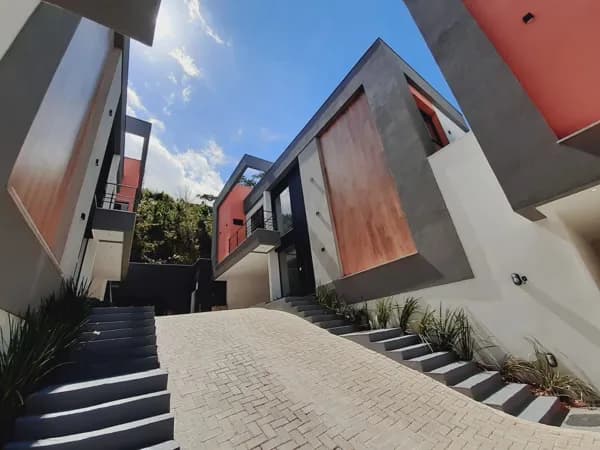 Casa à venda no bairro Parque Jardim da Serra em Juiz de Fora/MG